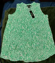 NEW Jones & Co Jones New York Women's Med M V Neck Green White Shirt NWT Lgtwght