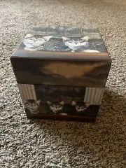 1 Cat Themed Nesting Box
