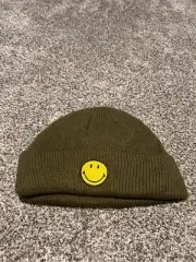 Urban outfitters smiley beanie hat C27-1