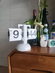 Silver A Flipping Clock with Page Turning Automatically for Modern Home Decorati