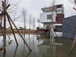 湖水綠水岸民宿