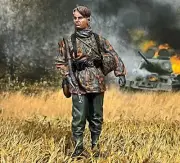 BRITAINS WORLD WAR 2 GERMAN 25266 WAFFEN GRENADIER STANDING NO HELMET