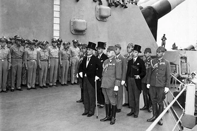 New 5x7 World War II Photo: Japanese Surrender Signatories aboard USS MISSOURI