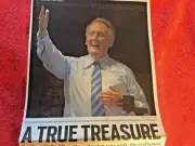ARTICLE CLIPPING VIN SCULLY 1927 - 2022 DODGERS BROADCASTER HALL OF FAME