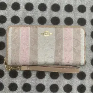 NaNa Outlet代購 美國直郵 COACH C8313 蔻馳熱賣新 夏季新品俏皮可愛 全新條紋C logo 女士皮夾 長款錢包 女生長夾 手腕錢包 附購證