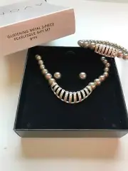 AVON NEW OLD STOCK GLISTENING METAL 3-PIECE PEARLESQUE GIFT SET GRAY