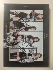 Lui It'z ME Wannabe autographed album sell with Photocard