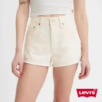 在飛比找momo購物網優惠-【LEVIS 官方旗艦】女款 501中腰排釦牛仔短褲 簡約米