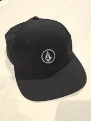VOLCOM CAP FULL STONE BLACK XFIT FLEX FIT CAP HAT - SIZE S/M BRAND NEW