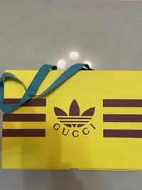 在飛比找Yahoo!奇摩拍賣優惠-Gucci X Adidas gucci古馳 愛迪達 專櫃 