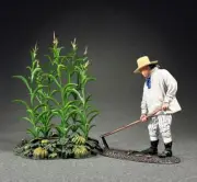 BRITAINS VILLAGE GREEN 35057 FARMER HOEING TENDING THE CROPS