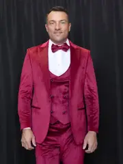 NWT 48R BURGUNDY MENS VELVET SUIT, TAILOR FIT, 2 SIDE VENT, FLAT FRONT PANTS