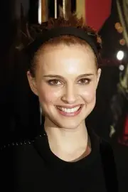 Natalie Portman UK Premiere of V For Vendetta Empire Leicester Squ- Old Photo 9