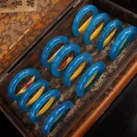 在飛比找Yahoo!奇摩拍賣優惠-現貨熱銷-【紀念幣】珍藏收藏珍貴罕見極品冰種玉海藍寶手鐲一盒