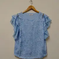 在飛比找蝦皮購物優惠-Hsingo水藍色袖口造型花朵圖案無袖上衣XL號