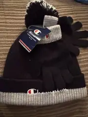 Kids Champion toboggan and gloves (Gray and Black).
