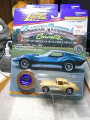 Johnny Lightning Classic Customs Corvette 1957 Corvette Roadster with Real Rider