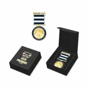 333578 GEELONG CATS 2022 AFL PREMIERS BOXED MEDAL WITH RIBBON PIN BADGE