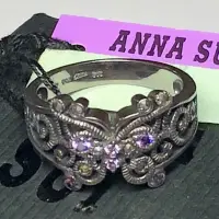 在飛比找蝦皮購物優惠-Anna Sui全新限量正品紫色水鑽蝴蝶925純銀寛版戒指安