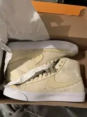 W Blazer Mid Prm Mr