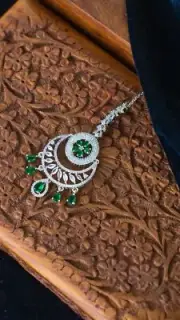 American Diamond Bindi Mangtika with Emerald Stone Daisy