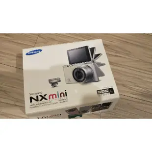 Samsung nx mini 數位相機。白色