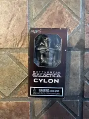 Battlestar Galactica MODERN BATTLE DAMAGE CYLON WARRIOR Minimates BSG