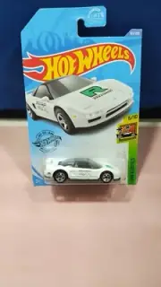 Hot Wheels '90 Acura NSX HW Exotics #6/10 White Diecast 1:64 Scale Spoiler