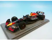 Red Bull Honda F1 RB18 Max Verstappen Japan GP 2022 1:43 Spark Diecast S8551
