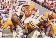 Tampa Bay Buccaneers Lee Roy Selmon in action playing defense vs L- Old Photo 1