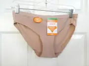 WARNERS's Cloud 9 Smooth Invisible Stays In Place Bikini Panty L/7 RV8101P