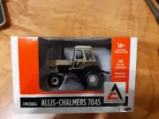 1/64 Allis Chalmers 7045 Gold Chaser Tractor Ertl