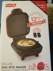NEW Dash Deluxe Egg Bite Maker with Silicone Molds