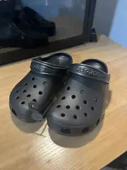 Crocs Classic Clog Women’s Size 6 Men Size 4 Black