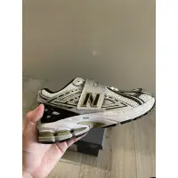 在飛比找蝦皮購物優惠-new balance 1906R大童韓國限定色