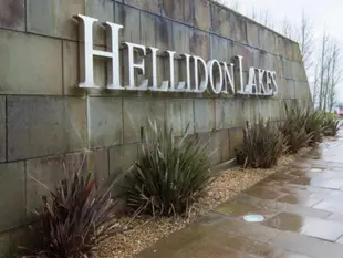 赫爾利頓湖飯店Hellidon Lakes Hotel