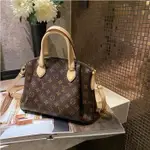 二手精品全新真品 LV 老花 RIVOLI PM 鎖頭 拉鍊 摺層 手提 肩背 斜背包 M44543