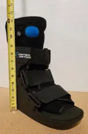 United Ortho Air Cam Fracture Boot size Medium