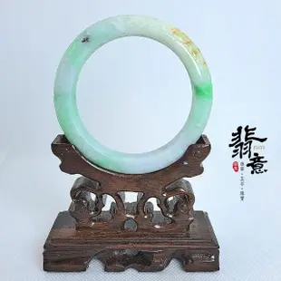 【翡意】天然翡翠A貨玉鐲陽綠帶灑金雕鐲(18.4圍/內徑57.8mm)