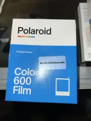 Polaroid 600 Color Frame Color Instant Film (1 Pack) ~ New