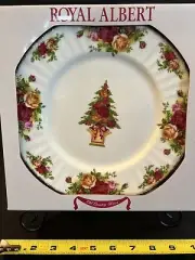 NIB Royal Albert BONE CHINA Old Country Roses LUNCHEON / SALAD 8.5" PLATE