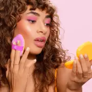Real Techniques Miracle 2-In-1 Powder Puff & Travel Case