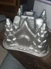 Nordic Ware Fairy Tale Cottage Bundt Cake Pan Heavy Cast Aluminum 10 Cup USA