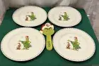 65th Anniversary Grinch Grinchmas Dinner Plates (4) with Grinch Spoon Holder.