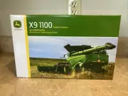 2021 FARM SHOW 1:64 ERTL John Deere X9 1100 TRACKED COMBINE *BOTH HEADS* NIB!