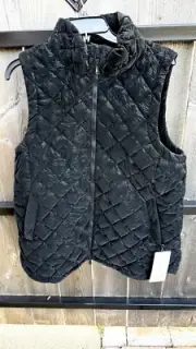 Athleta Women's Black Whisper Featherless Vest - Size XL