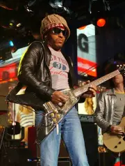 Lenny Kravitz at "Spankin New Music Week" on MTV's "TRL" - Novembe- Old Photo 10