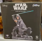Disney Parks Star Wars Galaxy's Luke Skywalker PVC Diorama by Diamond Select NEW