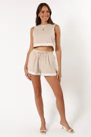 [PUP94] Mirabel Shorts - Beige/White 12 Beige