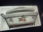 Temp-tations Ovenware Bakeware Christmas Holly Mistletoe Covered Oval 12" Dish